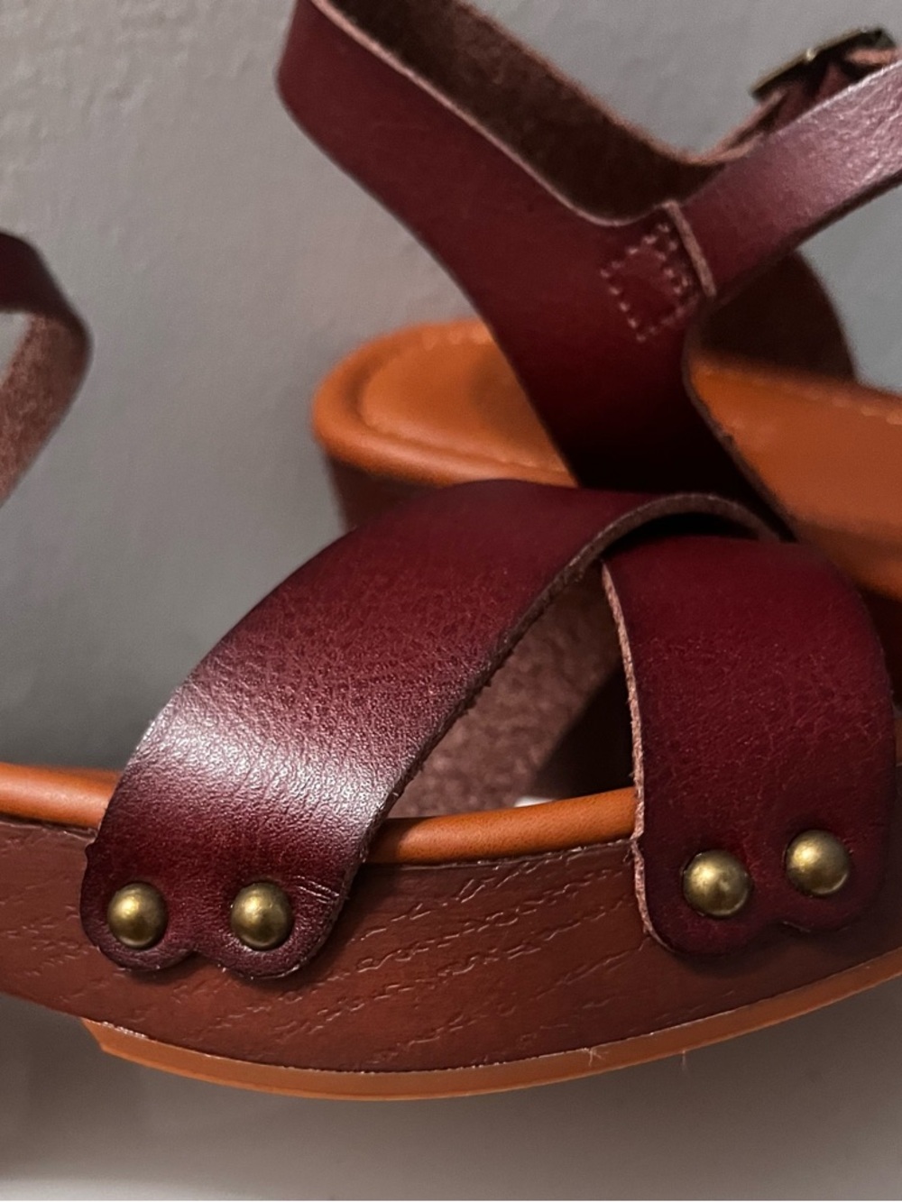 Women’s Burgundy Strappy Block Heel Sandals - Picture 3 of 7